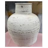 486 - RUSTIC STYLE VASE 22'T (Z12)