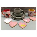 43 - CERAMIC DISH SET WITH HEART COASTERS