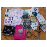 71 - MIXED LOT COSTUME JEWELRY (E5)