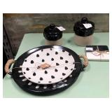 43 - BLACK WHITE SERVING TRAY SET
