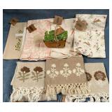 43 - SPRING FARMHOUSE TOWEL SET