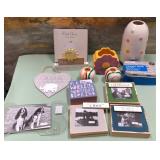 43 - BABY DECOR AND PHOTO FRAME SET