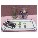 43 - FLORAL GLASS VASES SERVING TRAY