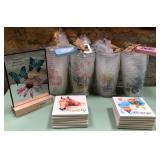 43 - DECORATIVE CUPS COASTERS DISPLAY SET