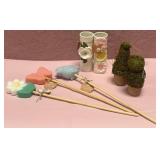 43 - CITRONELLA CANDLE STAKE DECOR SET