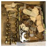 R - MIXED LOT BRASS DOOR KNOBS (P141)