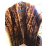 R - FUR STOLE (B25)
