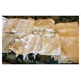 R - MIXED LOT OF TABLE LINENS (A14)