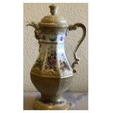 R - ROYAL DOULTON-STYLE PORCELAIN TEAPOT (P18)