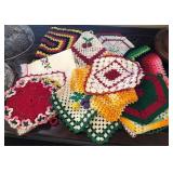 R - MIXED LOT CROCHET HOT PADS/ DOILIES (C13)