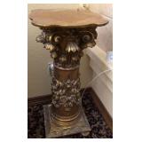 R - ORNATE PEDESTAL STAND (M11)
