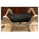 R - EMPIRE-STYLE BENCH SEAT (M31)