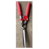 R - PAIR OF HEDGE CLIPPERS (P143)