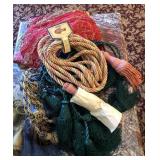 R - DECORATIVE TASSELED CORDS  & THROWS (M73)