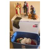 R - NATIVITY FIGURES & MORE DECORATIONS (B205)