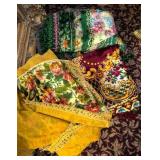 R - LOT OF THREE THROWS (C20)