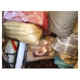 R - LOT OF COMFORTERS & PILLOWS (B20)