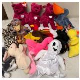 W - MIXED LOT TY COLLECTIBLES (B67)