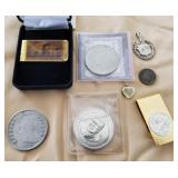 W - MIXED LOT OF COLLECTIBLES (C83)