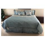 W - KING BED, MATTRESS, BEDDING, NIGHTSTANDS (M28)