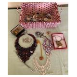 W - BASKET WITH COSTUME JEWELRY (L90)