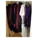 W - MIXED LOT OF WOMEN'S CLOTHING SIZE L/XL (E38)
