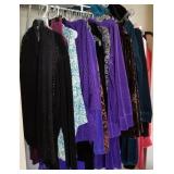 W - MIXED LOT OF WOMEN'S CLOTHING SIZE XL/1X/2X