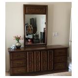 W - VINTAGE TRADITIONAL-STYLE DRESSER WITH MIRROR