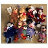 W - MIXED DISNEY COLLECTIBLE TOYS (B26)
