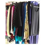 W - MIXED LOT OF WOMEN'S CLOTHING SIZE 2X (M12)