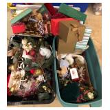 W - LOT OF CHRISTMAS DECORATIONS (B90)