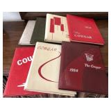 W - LOT OF SCHOOL YEARBOOKS (M47)