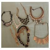 W - MIXED LOT OF COSTUME JEWELRY (L103)
