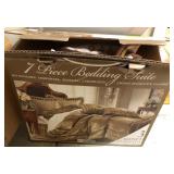 W - 7-PIECE BEDDING SUITE (B106)