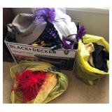 W - MIXED LOT OF HATS & MORE (M35)