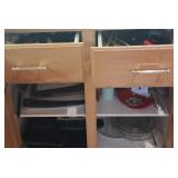 W - MIXED LOT OF KITCHEN UTENSILS & BAKEWARE (K13)