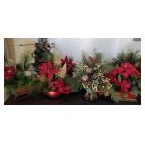 W - LOT OF HOLIDAY DECORATIONS (G1)