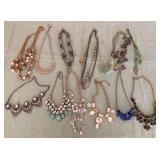W - MIXED LOT OF COSTUME JEWELRY (L80)