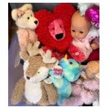 W - LOT OF COLLECTIBLE PLUSH TOYS & DOLL (B137)