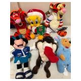 W - MIXED LOT OF COLLECTIBLES (B126)