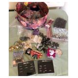 W - MIXED LOT OF COSTUME JEWELRY, HAT BOX (L91)
