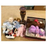 W - LOT OF COLLECTIBLE DOLLS & BEARS (B95)