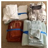 W - MIXED LOT OF BATH TOWEL SETS (M31)