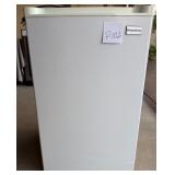 R - KEYSTONE MINI REFRIGERATOR (P102)