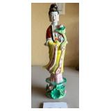 R - CHINESE PORCELAIN FIGURINE 12'T (P119)