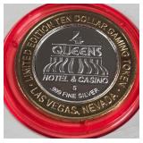 4 QUEENS CASINO - $10 .999 SILVER TOKEN (551 C76)