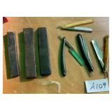 487 - LOT OF ANTIQUE STRAIGHT RAZORS (A109)