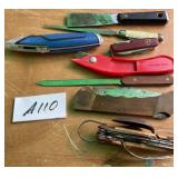 487 - MIXED LOT OF COLLECTIBLE KNIVES (A110)