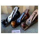 487 - THREE VINTAGE HAND PLANERS (G145)