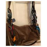 J5 - HESHE LEATHER HOBO-STYLE SHOULDER BAG (M42)